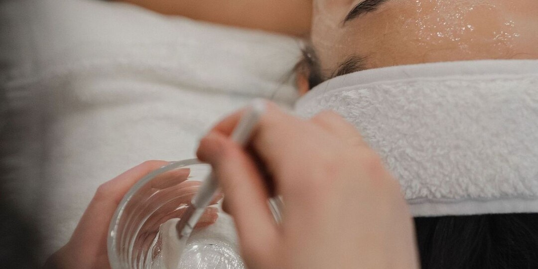 Опасные пилинги: кому категорически нельзя делать эксфолиацию