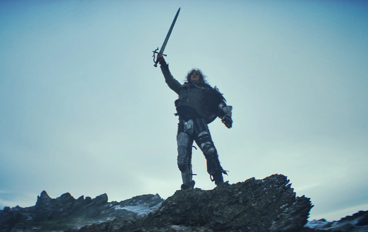 Фильм дистанцировался от темы пагубных пристрастий, представив Горшка как героя