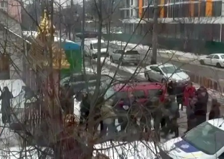    В киевском пригороде Быковня рейдеры ПЦУ силой захватили очередной храм Украинской Православной Церкви