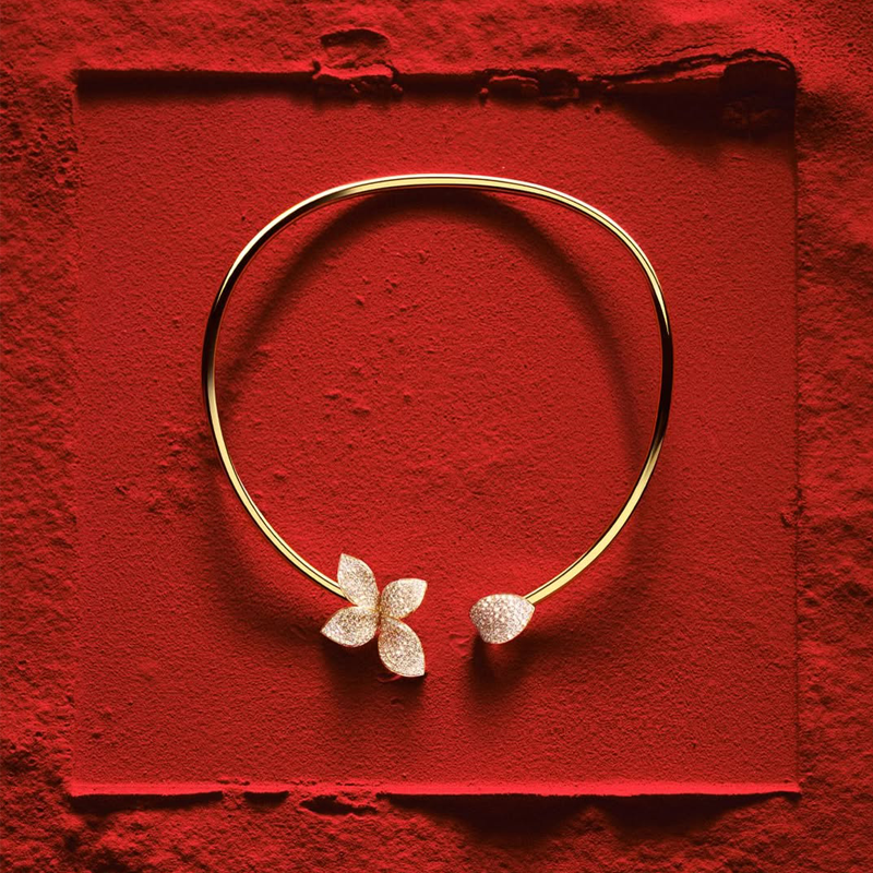 На фото: колье Pasquale Bruni из розового золота с прозрачными и коньячными бриллиантами