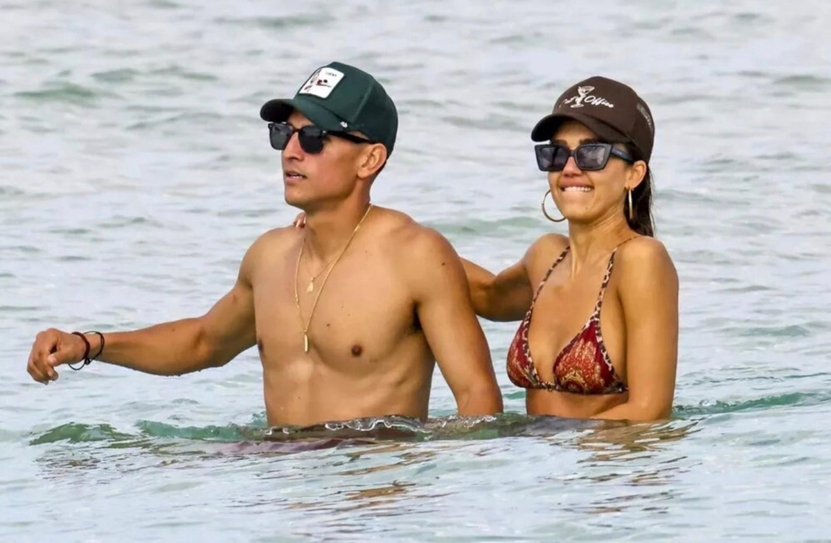     Джессика Альба и Дэнни Рамирес. Фото: Daily Mail