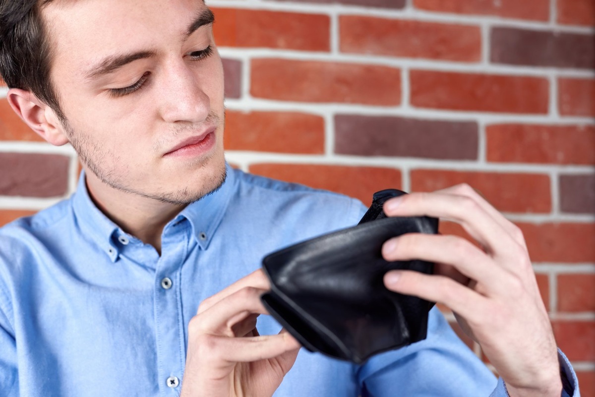    Оказывается, хронические проблемы с деньгами вредят сердцу не меньше чем курение и гипертония.