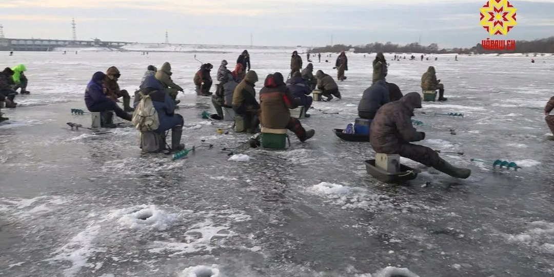Лёд встал, но я чуть не ушел под него: один день на зимней Волге
