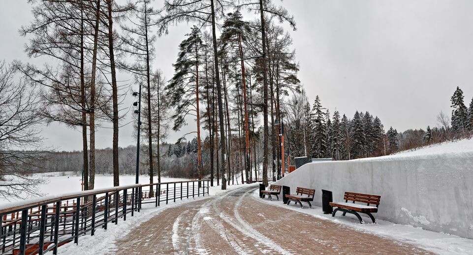    Зима на набережной реки Синичка в Красногорске / Медиасток.рф