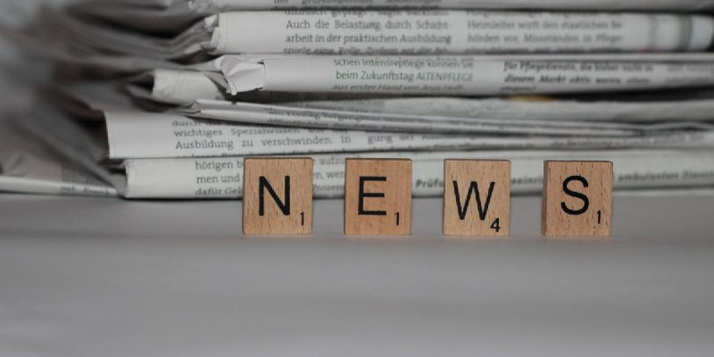    Детский омбудсмен Петербурга Анна Митянина призвала запретить СМИ публиковать подробности преступлений с участием детей. Виктория Шкарубо