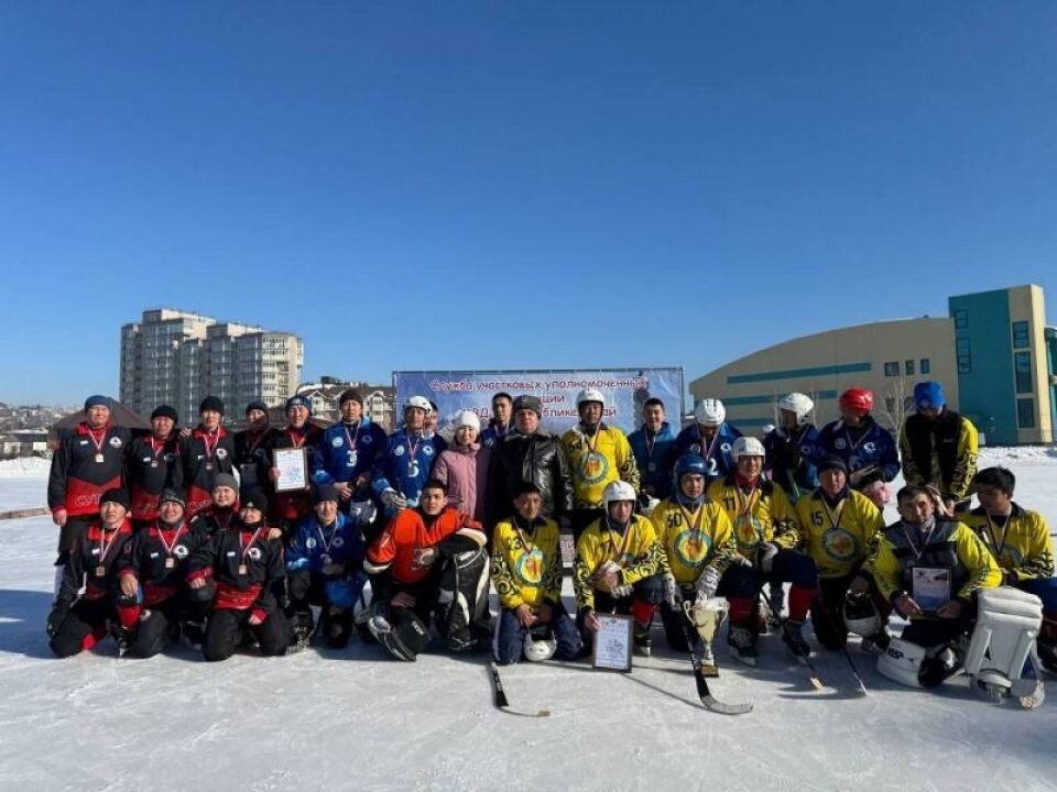    Турнир по хоккею с мячом с Горно-Алтайске. Источник: МВД по Республике Алтай