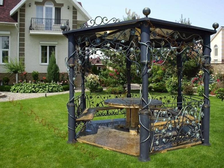 Кованная беседка