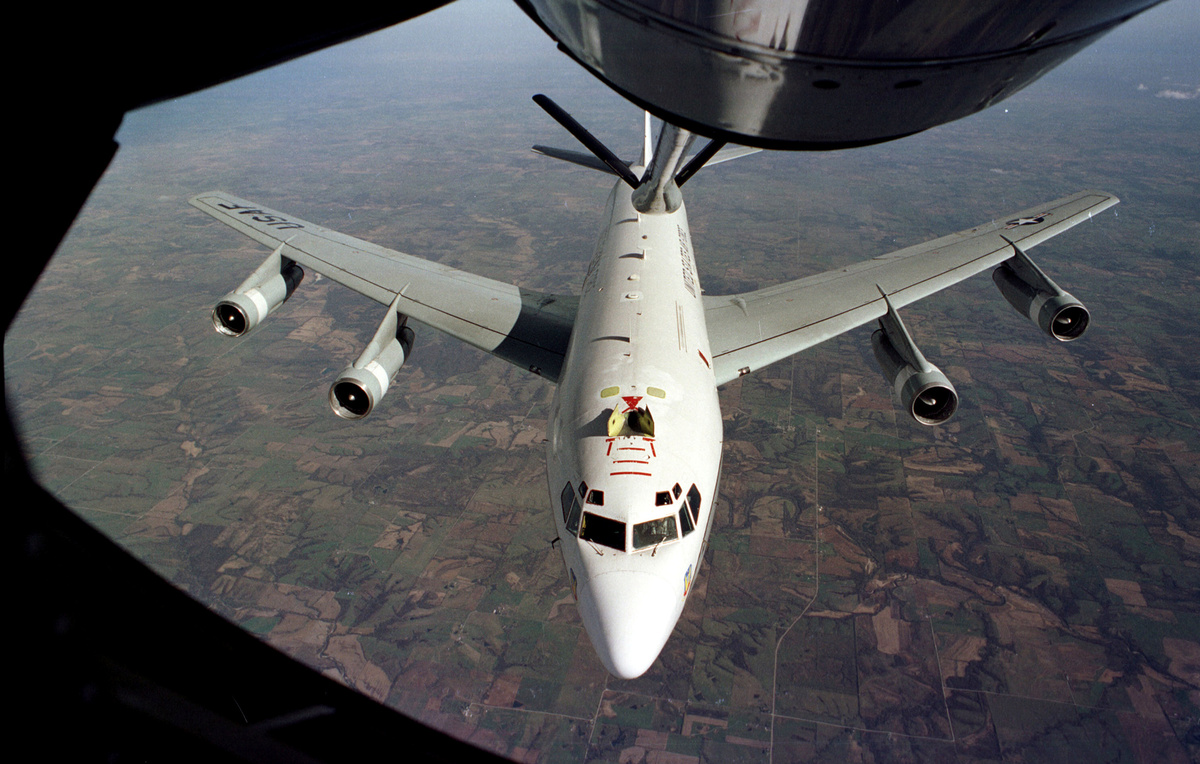    Boeing WC-135R Constant Phoenix  U.S. Air Force/Handout via REUTERS, архив