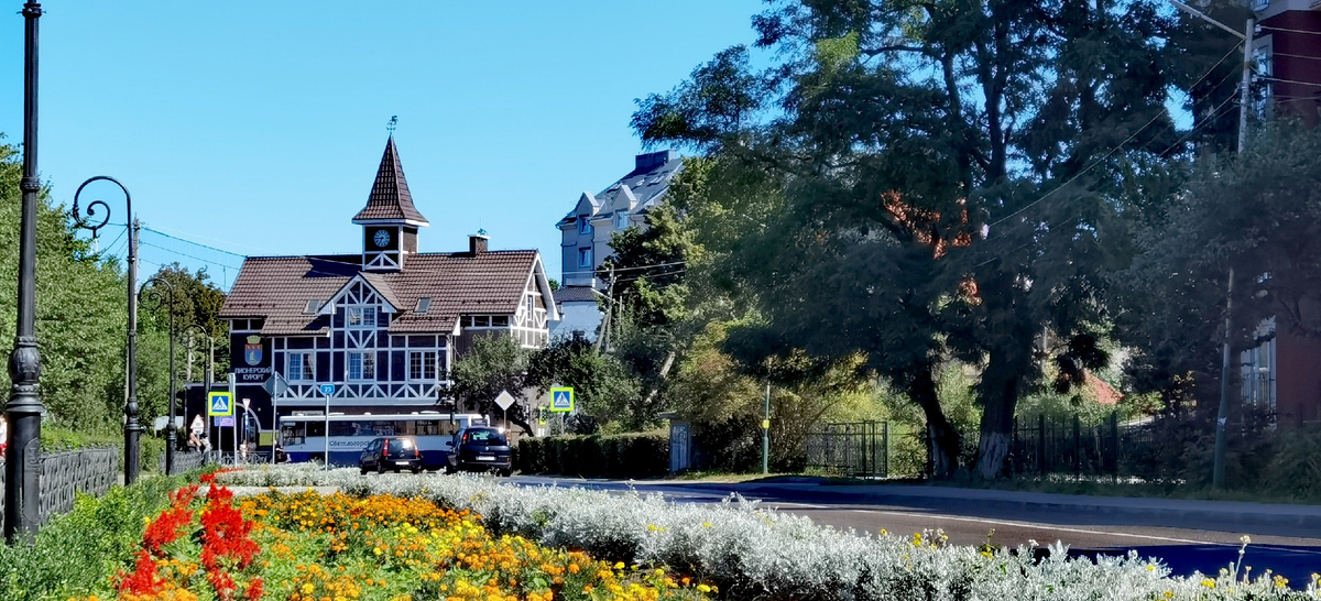 Улица, ведущая к ж/д вокзалу от Тихвинской церкви