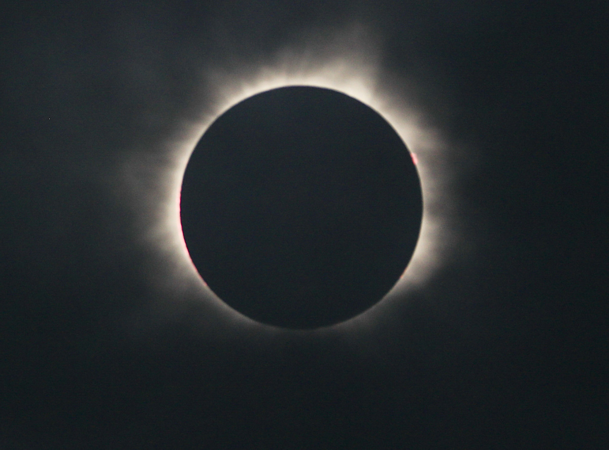    Солнечное затмение солнечная корона космос солнце EPA