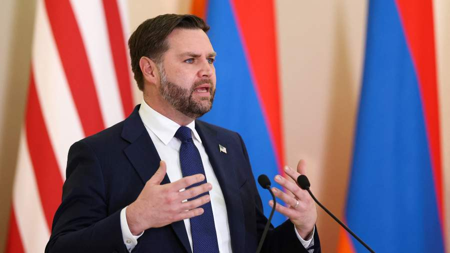 Фото: REUTERS/Kevin Lamarque/Pool Preview Download Preview