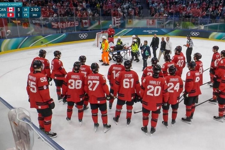    Скриншот: трансляция Okko