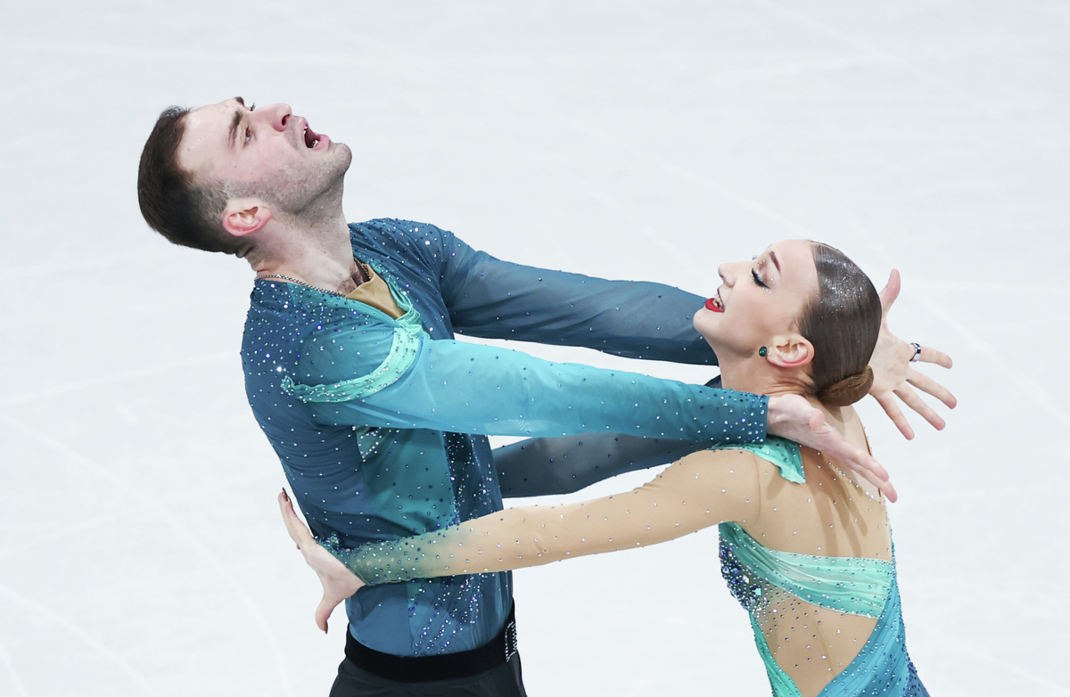    Анастасия Метелкина и Лука Берулава (Грузия)