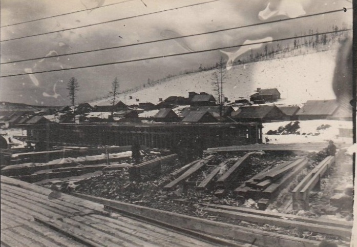 Постройка драги, Алдан. 1926 год. Из архива Жеребцова Виктора Васильевича-помощник командира дивизиона ОГПУ. Местонахождение фото - Государственное бюджетное учреждение Республики Саха (Якутия) "Якутский государственный объединенный музей истории и культуры народов Севера им. Ем. Ярославского".