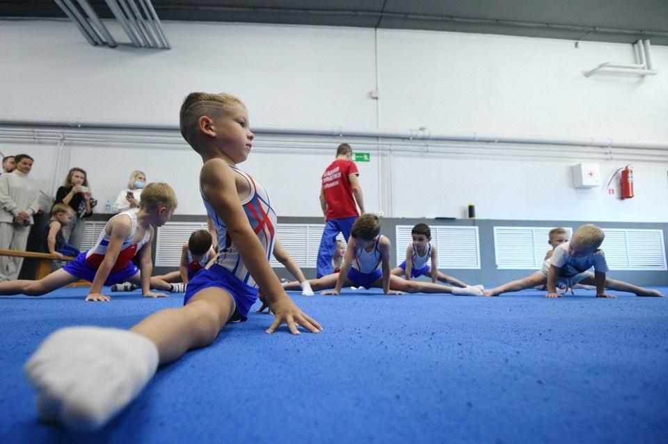    В Самаре начались окружные соревнования по спортивной гимнастике. Алексей БУЛАТОВ