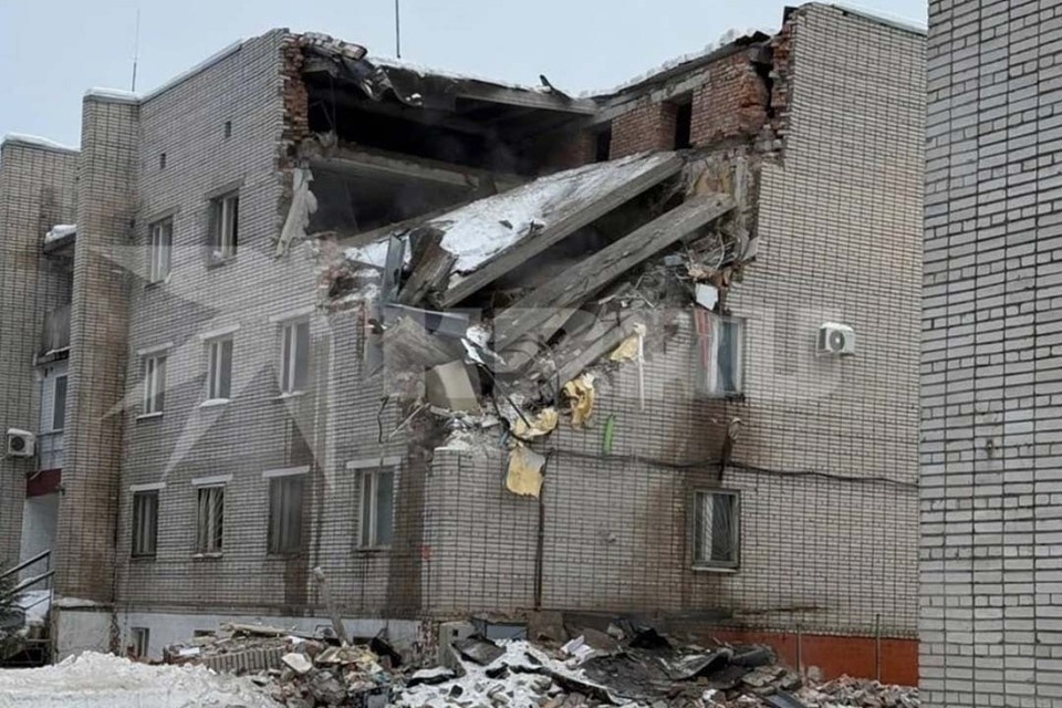    Военные и спасатели начали разбирать завалы. Фото: предоставлено «КП-Петербург»