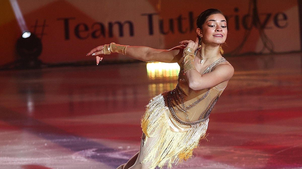    Аделия Петросян выступает в ледовом шоу Этери Тутберидзе "Чемпионы на льду" во дворец спорта "Татнефть Арена" в Казани