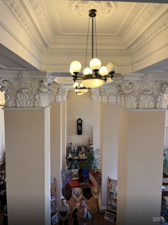 Фото взяты из 2гис. На фото Библиотека им.Лихачева (г. Новосибирск)