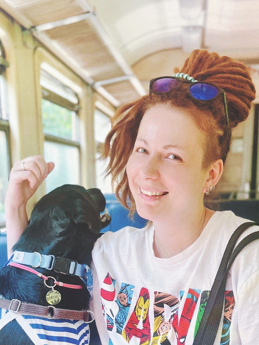 Приветствую! На связи Котовски. Здесь делюсь своими мыслями, моментами из жизни и уникальным вайбом. Надеюсь, мой контент вдохновит тебя и подарит море положительных эмоций. Добро пожаловать! Не стесняйся подписываться и заглядывать ко мне почаще ;)