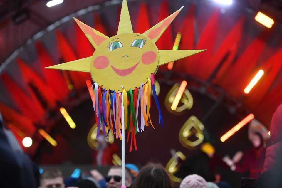    Ростовчане весело проводят зиму на Масленице. Алексей БУЛАТОВ