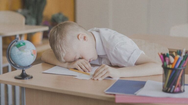    Иллюстрация к материалу: Синдром отличника: когда стремление к идеалу вредит детству