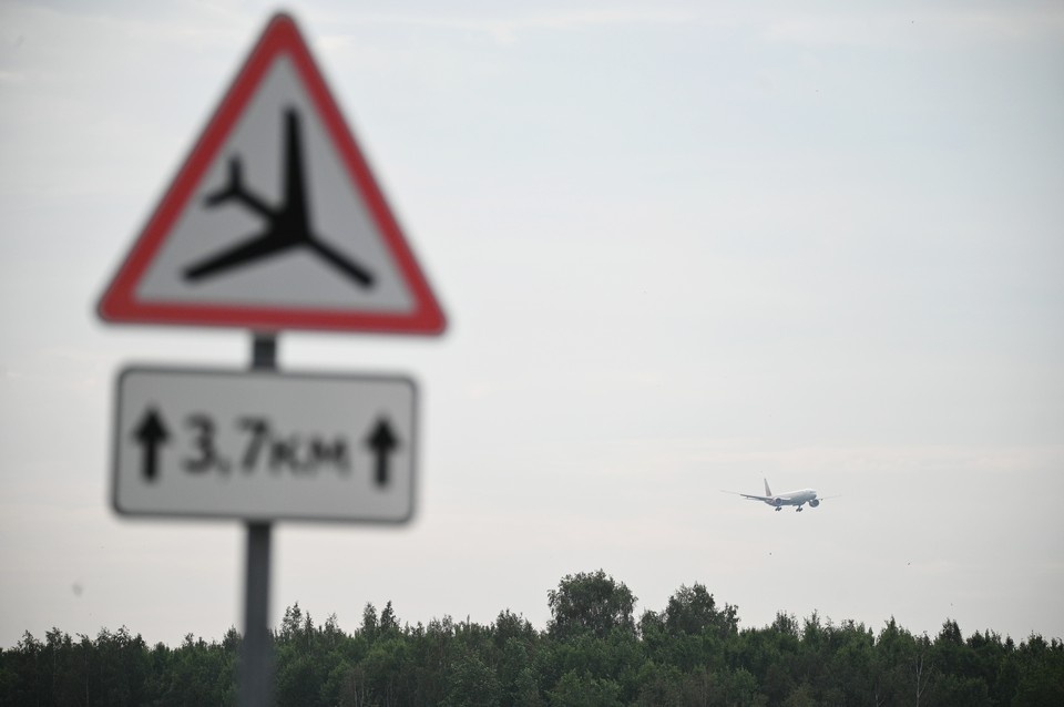    Семья хочет взыскать компенсацию за моральный ущерб с авиакомпании. Алексей БУЛАТОВ