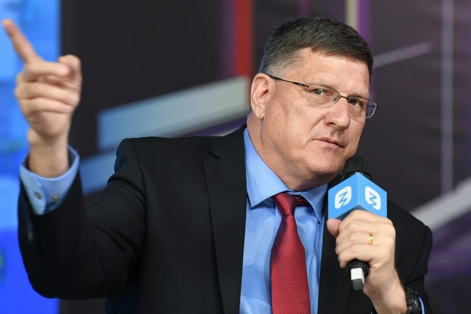    Экс-разведчик Риттер: Участие Мединского в переговорах усилит давление на Киев GLOBAL LOOK PRESS