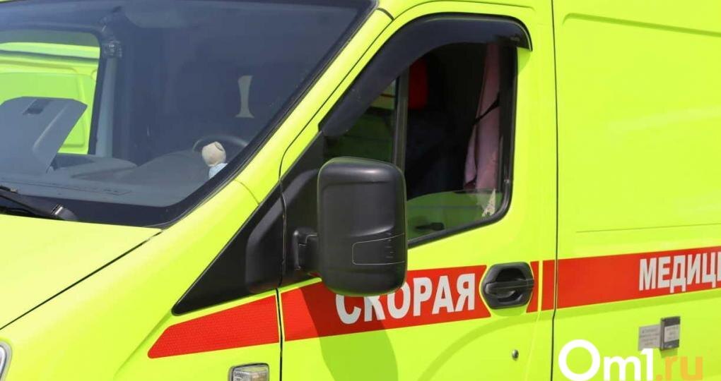 Омич напал с ножом на врача скорой помощи