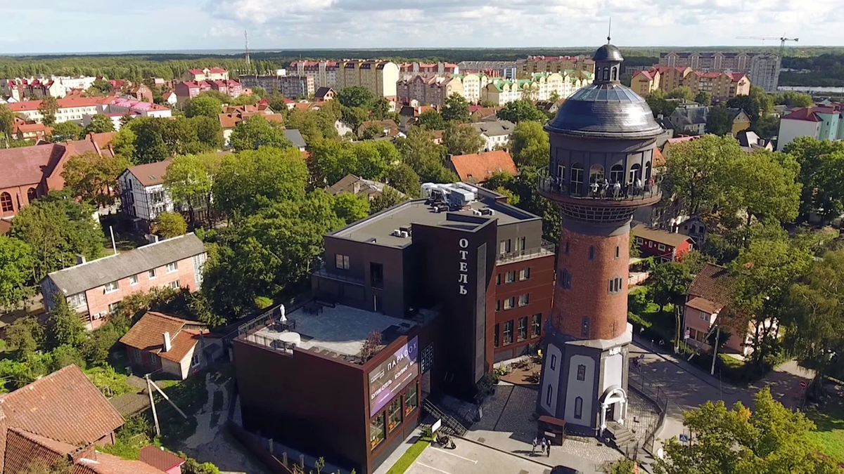 Вид на город и башню