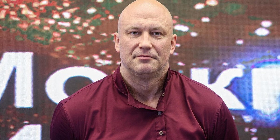 Ах, Костя! Ради юбки самоотверженно и вдруг душа кидается в поступки, руководимые из брюк...