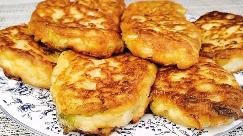 Ленивые пирожки с капустой на сковороде. Готовятся за минуты