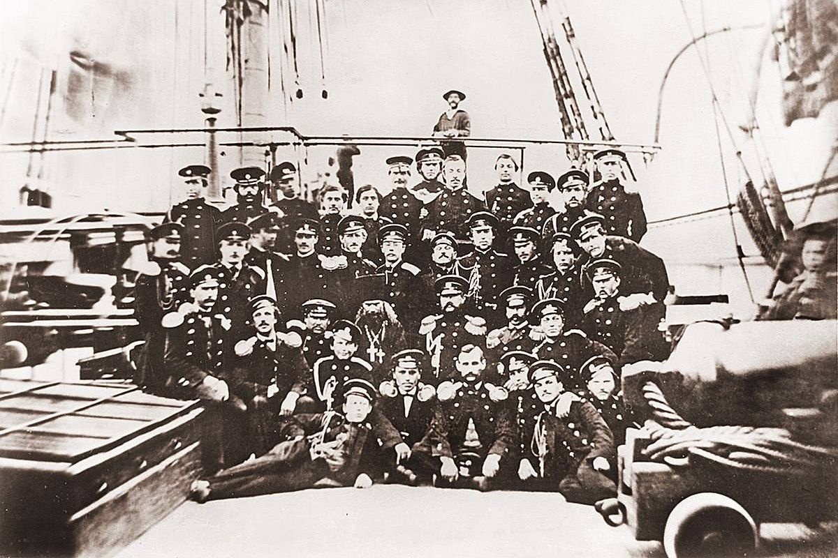    Групповая фотография офицеров фрегата "Пересвет" в Бостоне (1863 год), в числе которых был и Эстландер. Идентифицировать его на фото пока не удалось. / t.me/RussianMemorial
