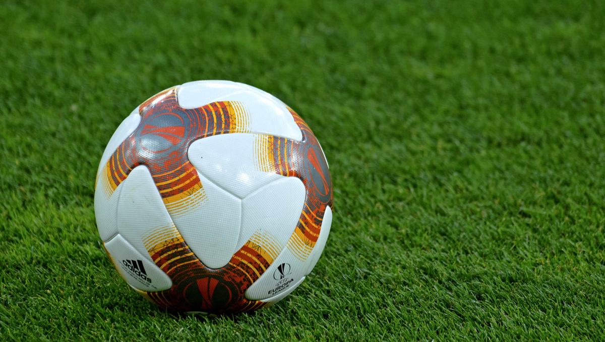    Футбол Лига Европы футбольный мяч поле газон GLP