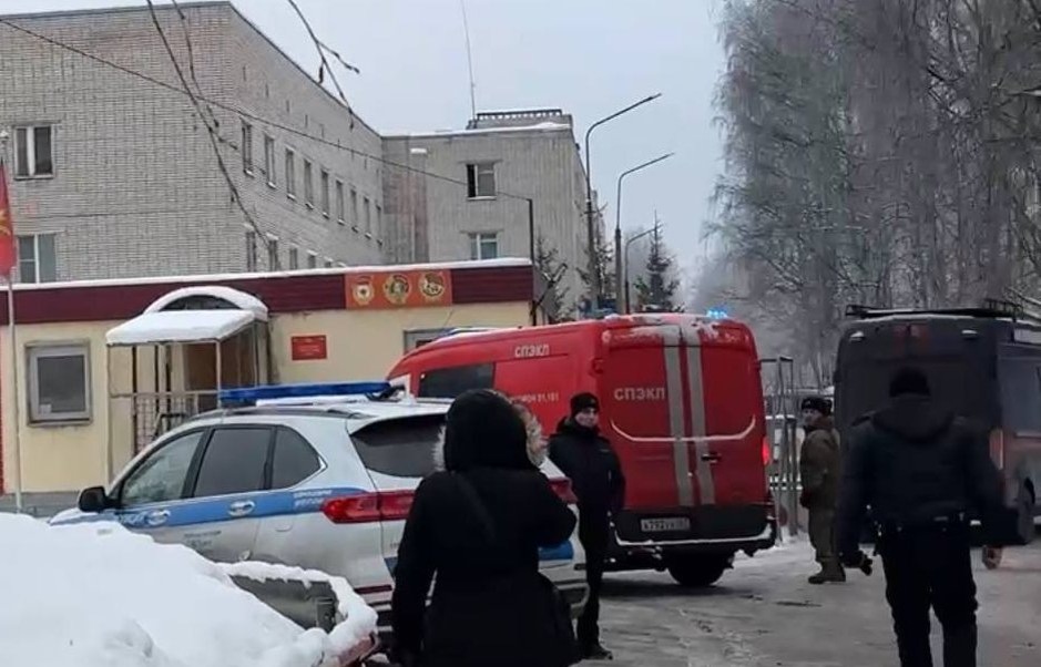 У КПП дежурят машины.  фото: яндекс.