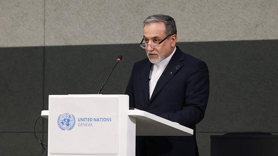    Фото: REUTERS/Pierre Albouy