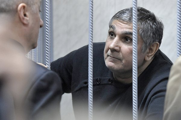 Он пережил Хасана, пересидел в Испании, но сел из-за восьми миллионов: финал эпохи Шакро