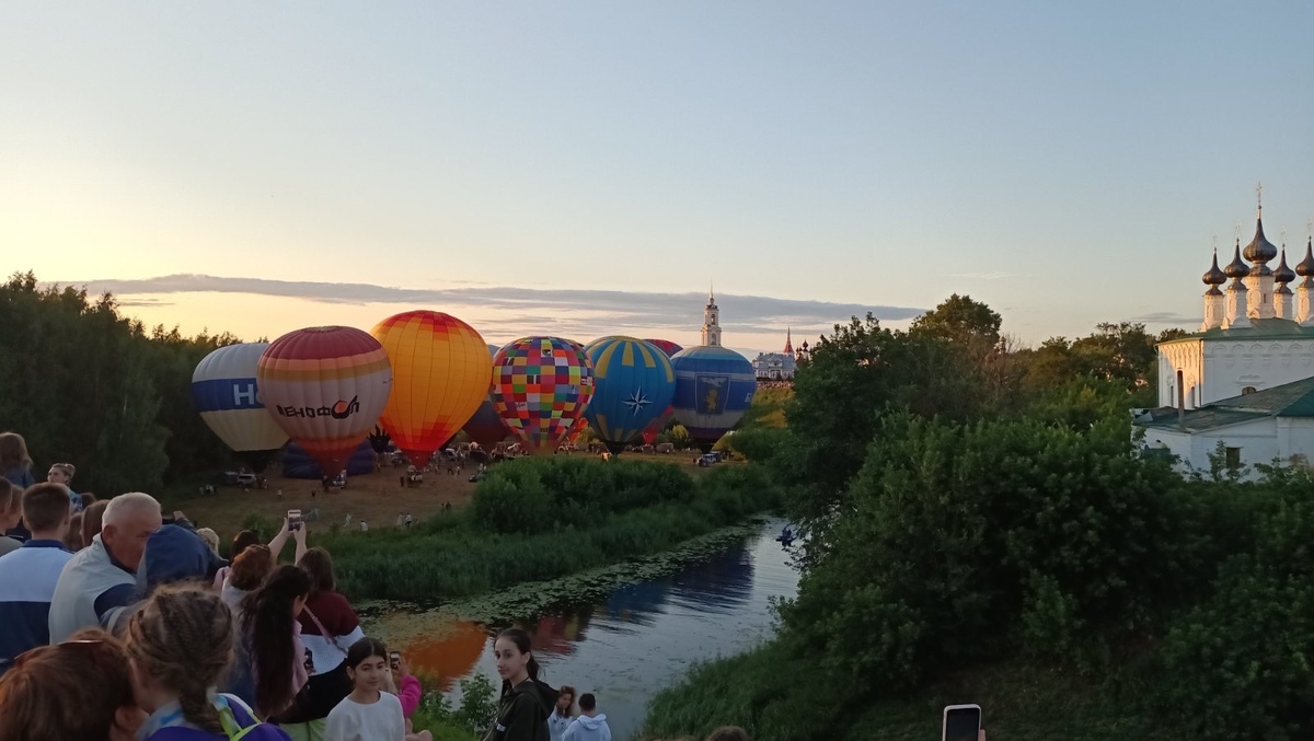 Фестиваль воздухоплавания традиционно привлекает много зрителей