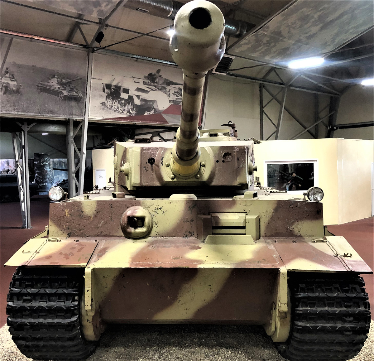 Немецкий тяжелый танк TIGER в экспозиции подмосковного Парка "Патриот" ( Площадка №1).