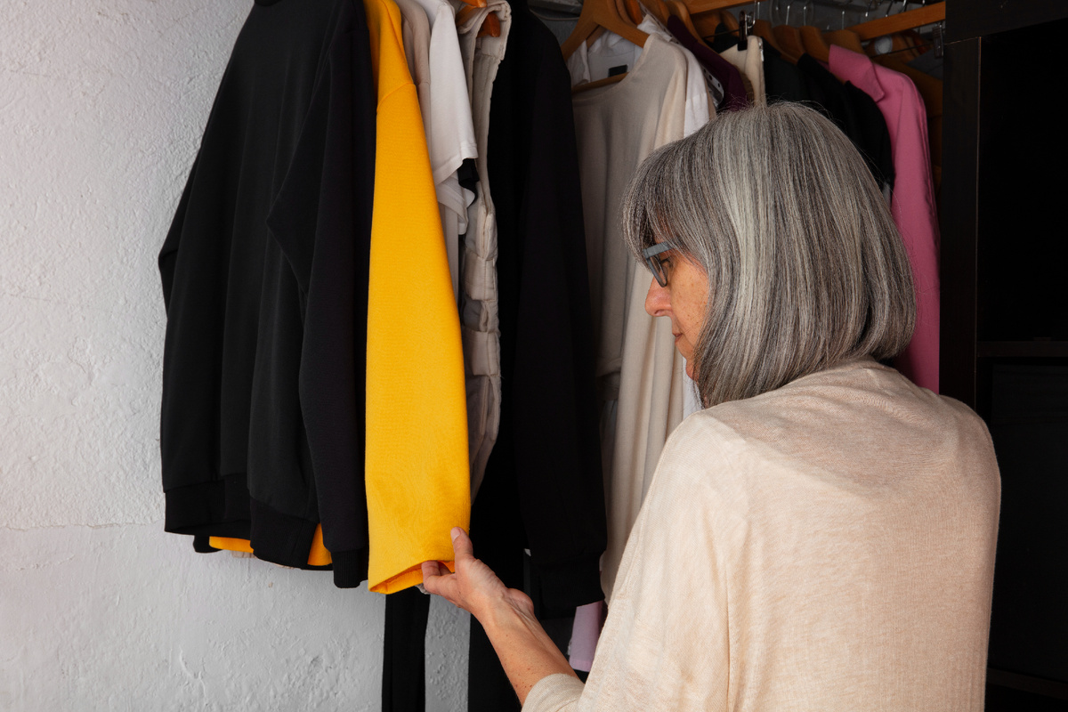 <a href="https://ru.freepik.com/free-photo/female-fashion-designer-studio-working-clothing_42630072.htm">Изображение от freepik</a>