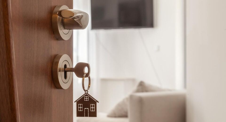    istockphoto.com/MihailDechev