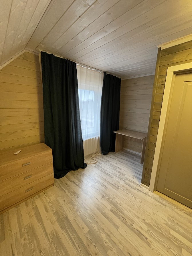 Дерево при правильной обработке и уходе служит более 50 лет