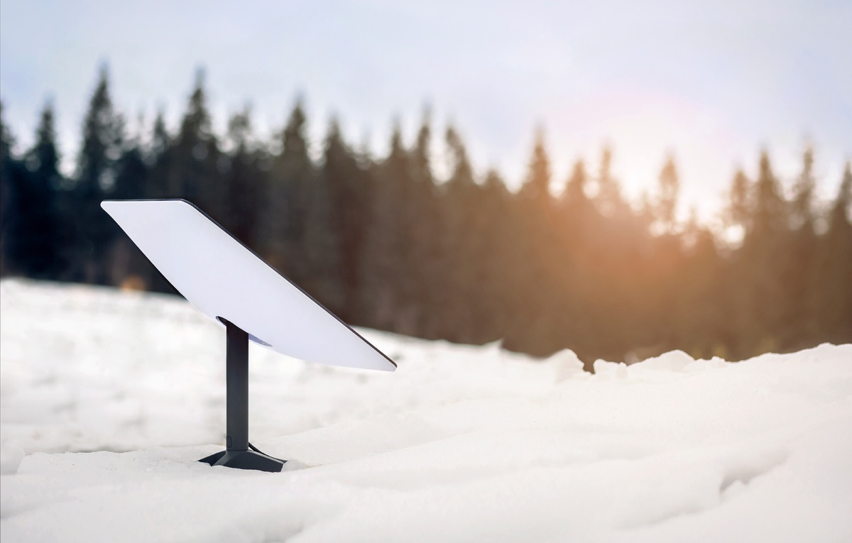    Терминал Starlink  Mariana Serdynska/Shutterstock/FOTODOM