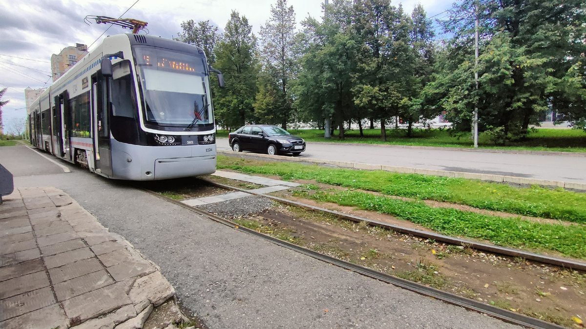 кольцо "Госцирк", вагон 71-414, маршрут № 5