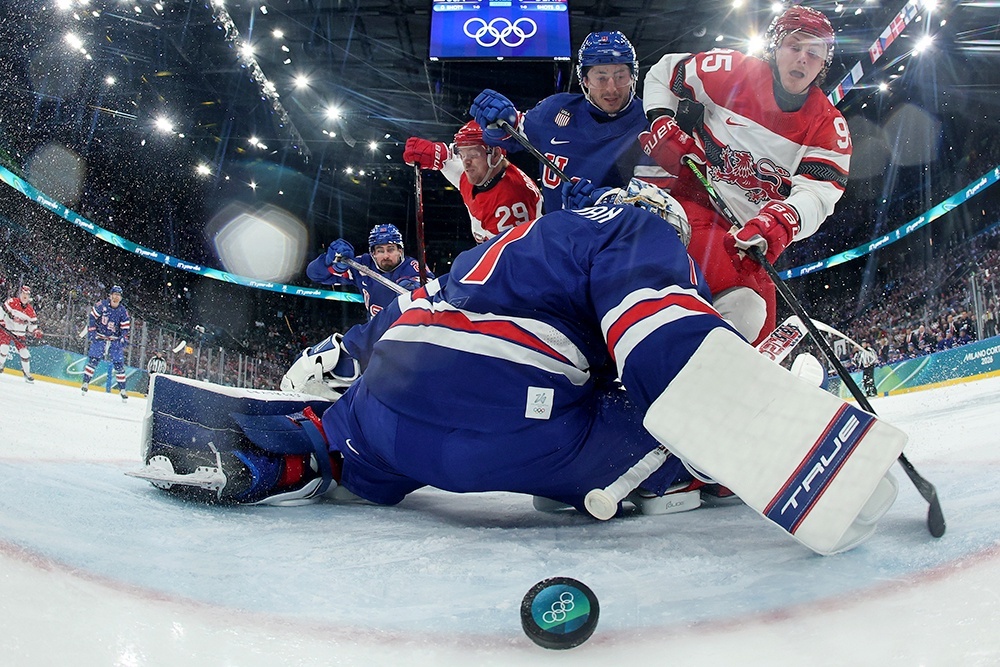    Вратарь сборной США Джереми Свэйман (в центре) / GettyImages