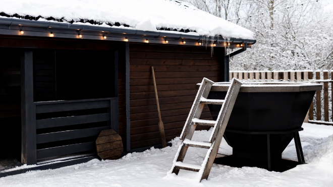 Фото: https://ru.freepik.com/free-photo/beautiful-winter-snow-near-jacuzzi_136937643.htm#fromView=search&page=1&position=24&uuid=bc4474a4-d793-49c1-bee3-d7f548aa6654&query=%D0%BA%D0%BE%D1%82%D1%82%D0%B5%D0%B4%D0%B6+%D0%B7%D0%B8%D0%BC%D0%B0