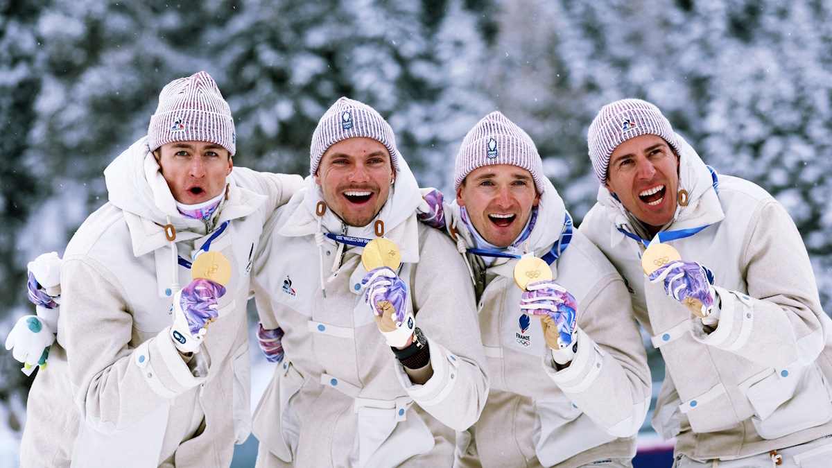    Франция выиграла золото мужской биатлонной эстафеты на Олимпиаде-2026 в Милане. Фото: REUTERS