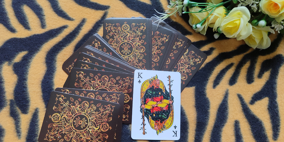 Чем занят Крестовый Король