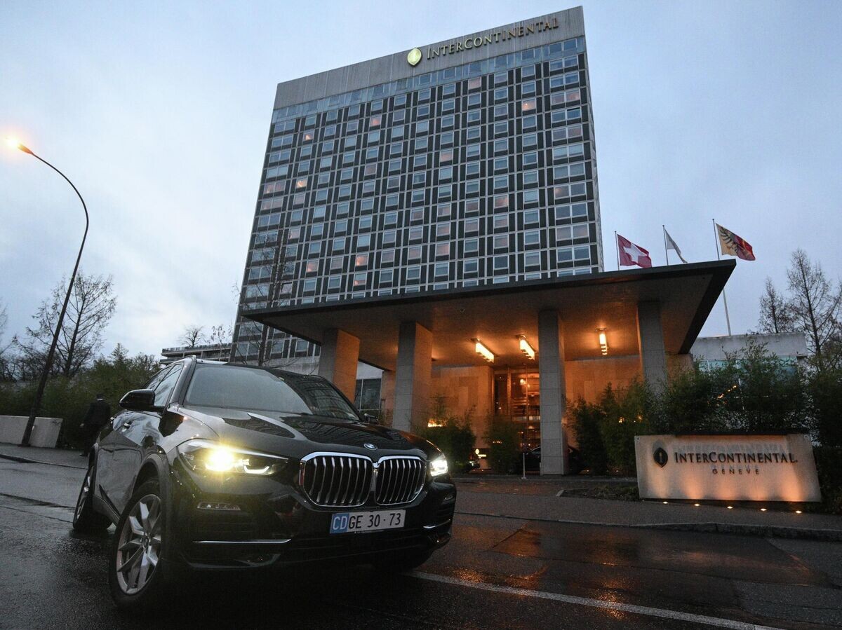    Здание отеля "Интерконтиненталь" в Женеве, где проходит новый раунд переговоров представителей России, США и Украины | © РИА Новости / Кирилл Зыков