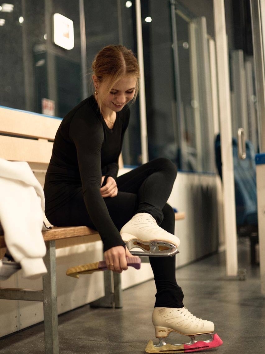    Александра Трусова быстро вернулась на лед после родовСоцсети Александры Трусовой