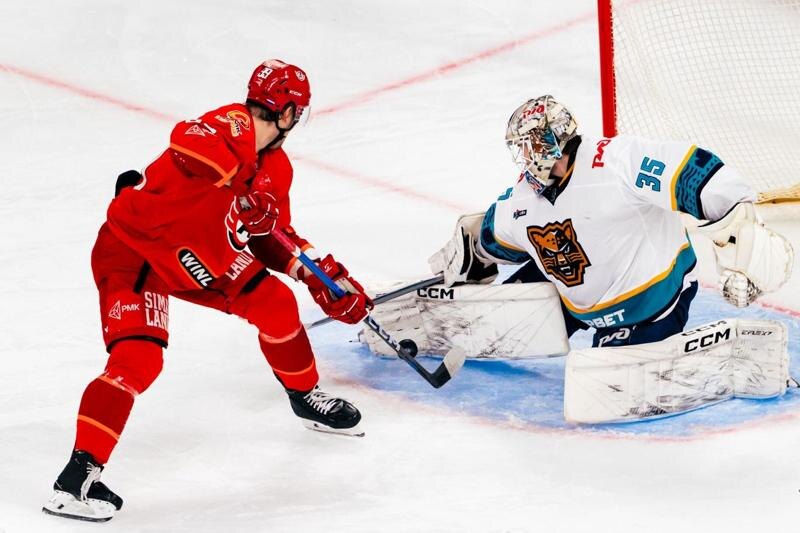    Фото: пресс-служба ХК «Автомобилист» / Момент матча